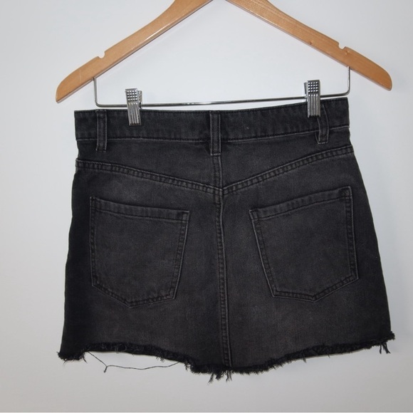 We The Free x Free People Black Denim Raw Hem Zip Up Mini Skirt Size 27 - Picture 3 of 5